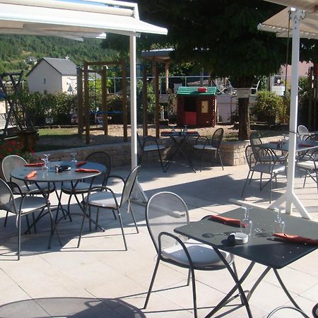 Hotel-Restaurant Le Calice Du Gevaudan - A75 Banassac Екстериор снимка