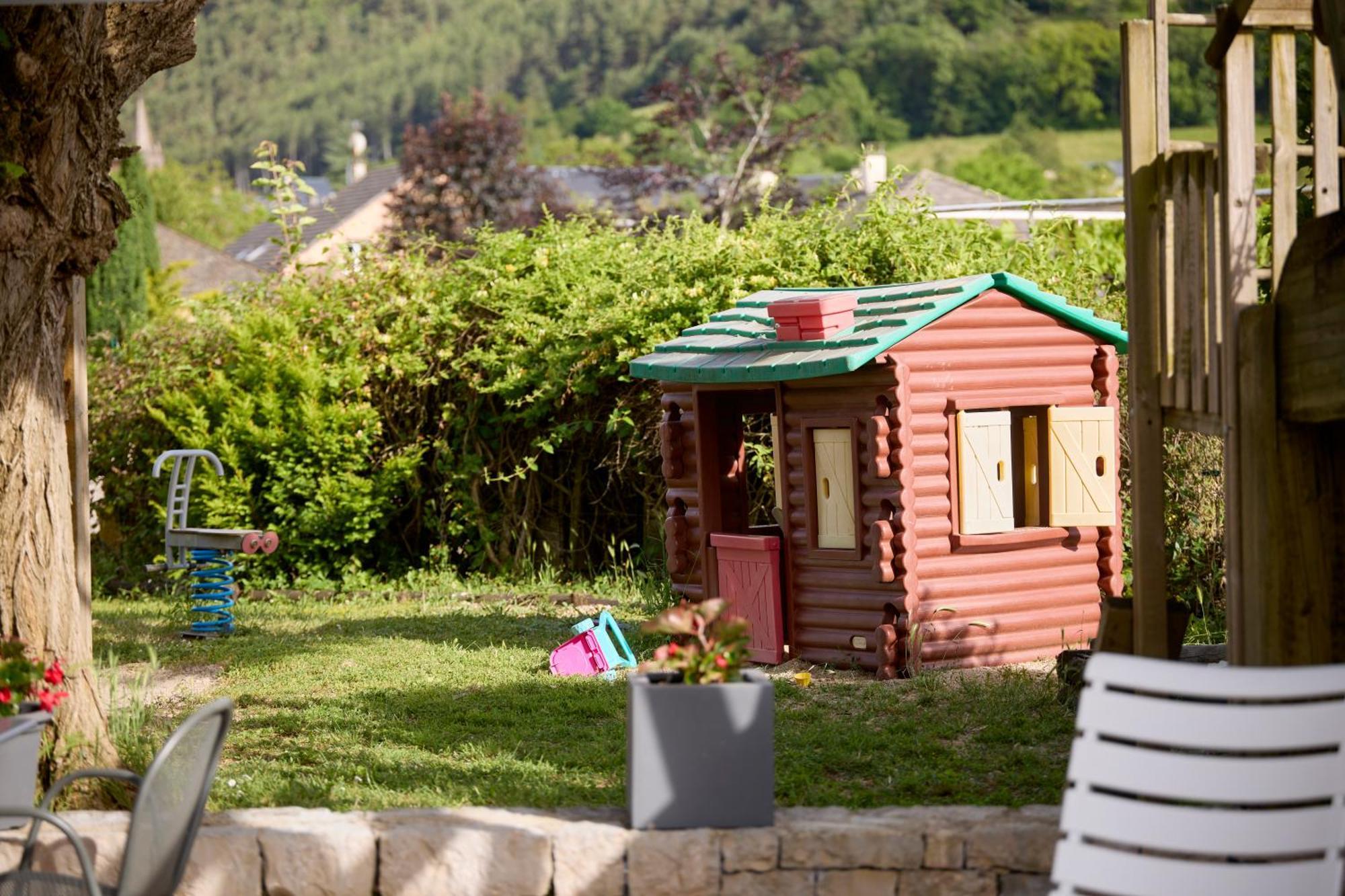 Hotel-Restaurant Le Calice Du Gevaudan - A75 Banassac Екстериор снимка