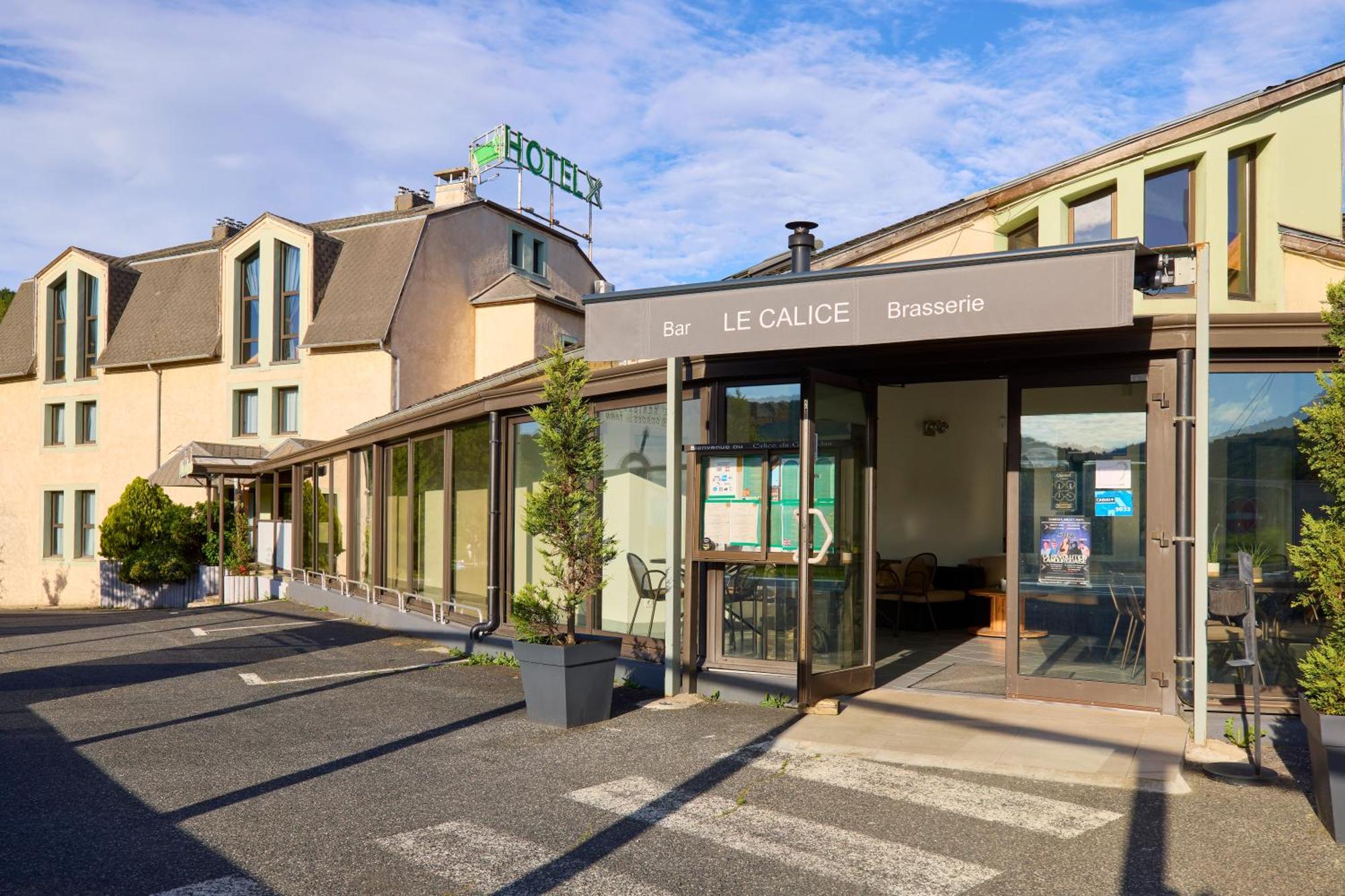 Hotel-Restaurant Le Calice Du Gevaudan - A75 Banassac Екстериор снимка