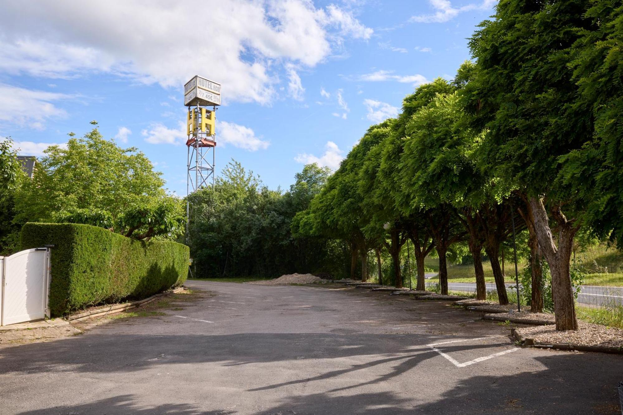 Hotel-Restaurant Le Calice Du Gevaudan - A75 Banassac Екстериор снимка