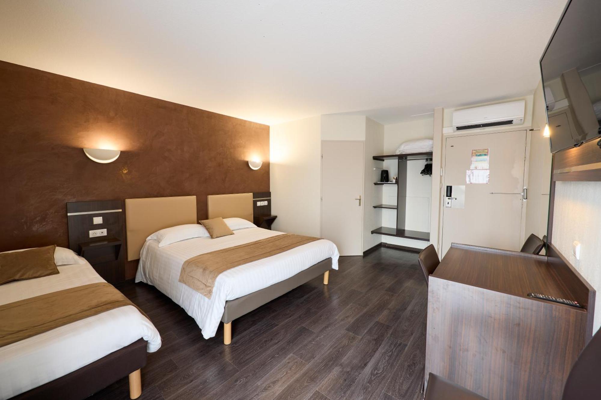 Hotel-Restaurant Le Calice Du Gevaudan - A75 Banassac Екстериор снимка