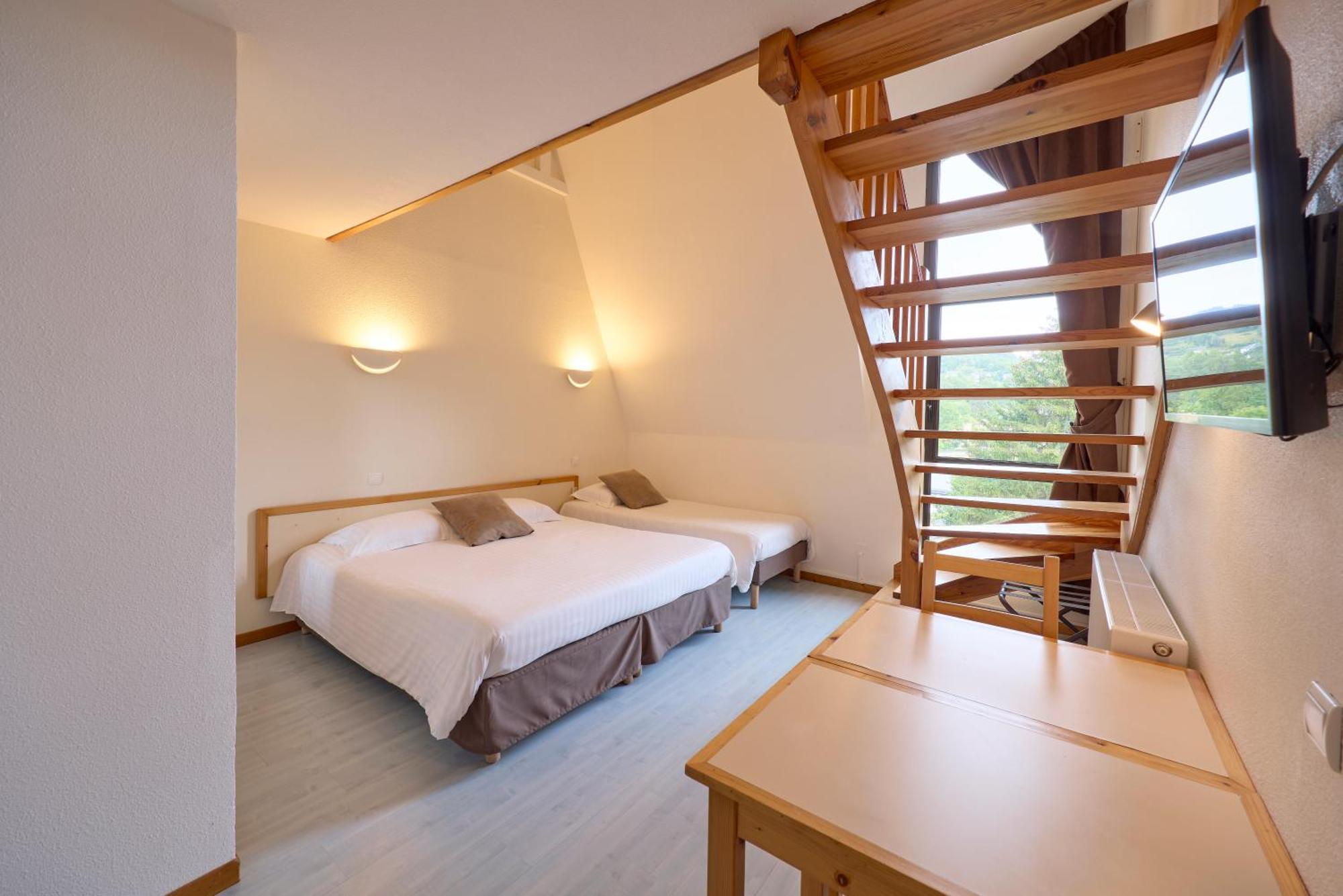 Hotel-Restaurant Le Calice Du Gevaudan - A75 Banassac Екстериор снимка
