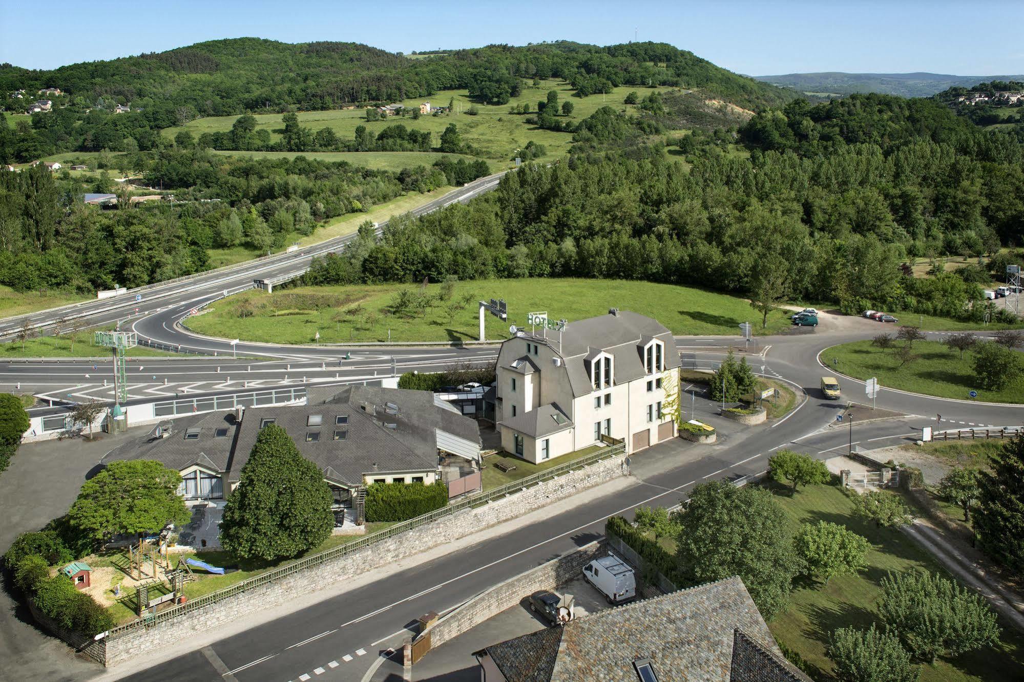 Hotel-Restaurant Le Calice Du Gevaudan - A75 Banassac Екстериор снимка